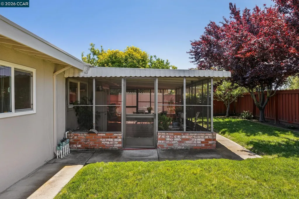27621 Loyola Avenue Hayward CA 94545