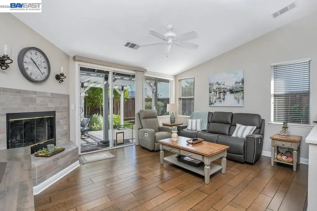 2294 El Monte Drive Oakley CA 94561
