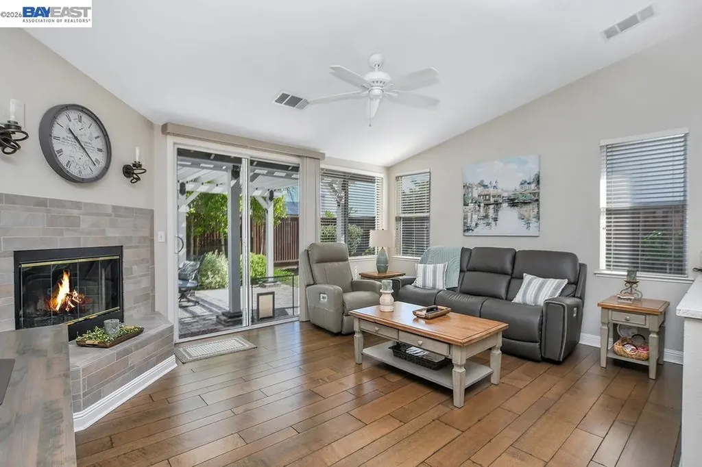 2294 El Monte Drive Oakley CA 94561