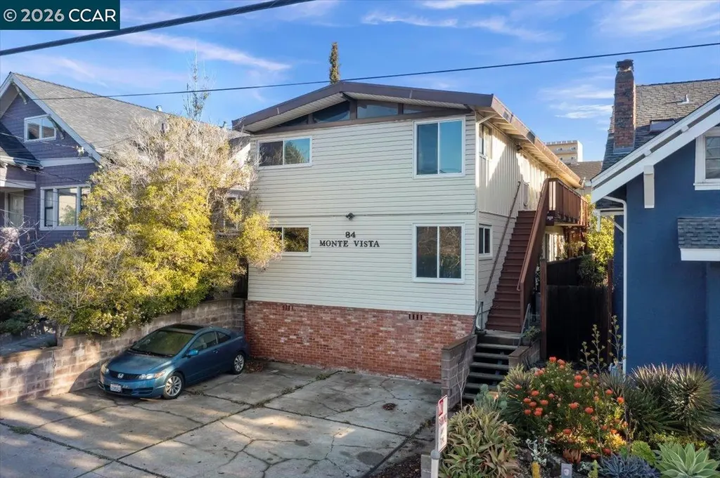 Oakland CA, 84 Monte Vista Avenue