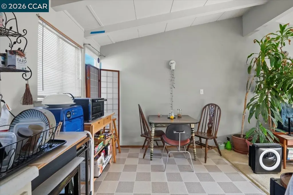 84 Monte Vista Avenue Oakland CA 94611