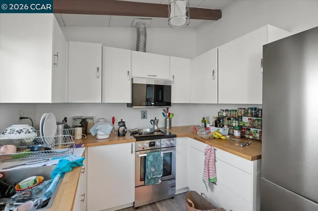 84 Monte Vista Avenue Oakland CA 94611