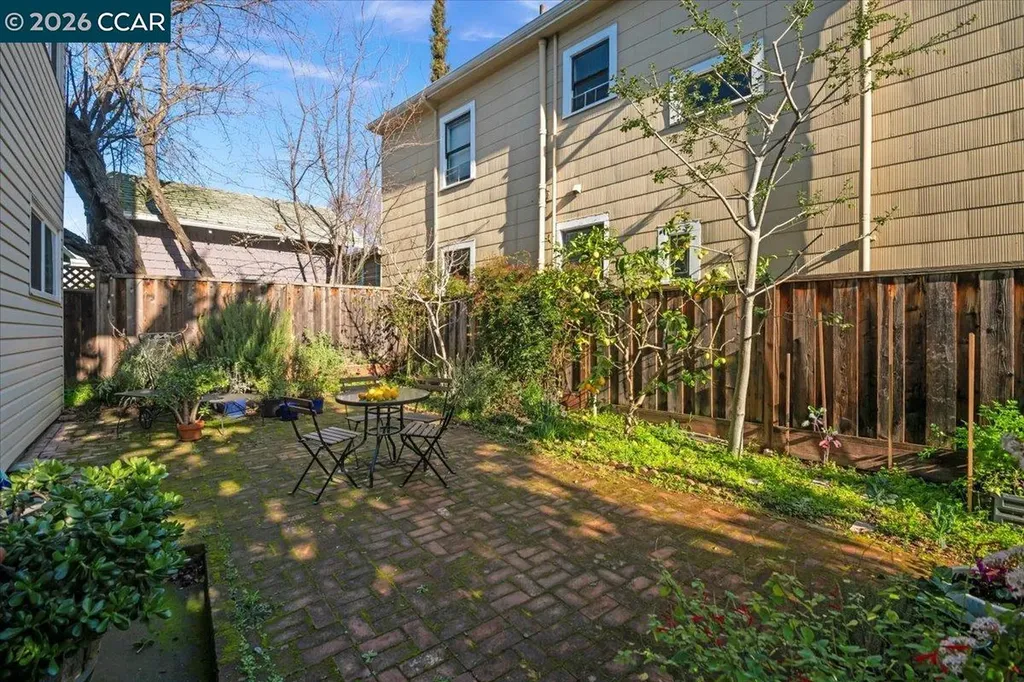 84 Monte Vista Avenue Oakland CA 94611