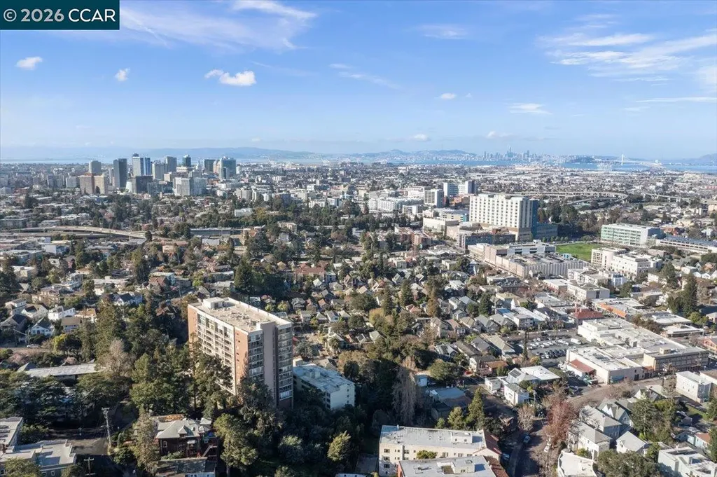 84 Monte Vista Avenue Oakland CA 94611