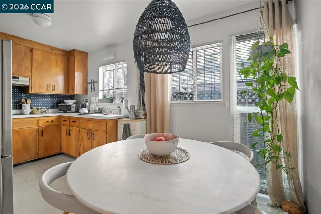 84 Monte Vista Avenue Oakland CA 94611