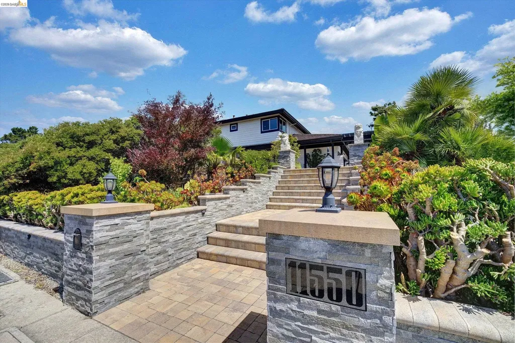 11550 Skyline Boulevard Oakland CA 94619