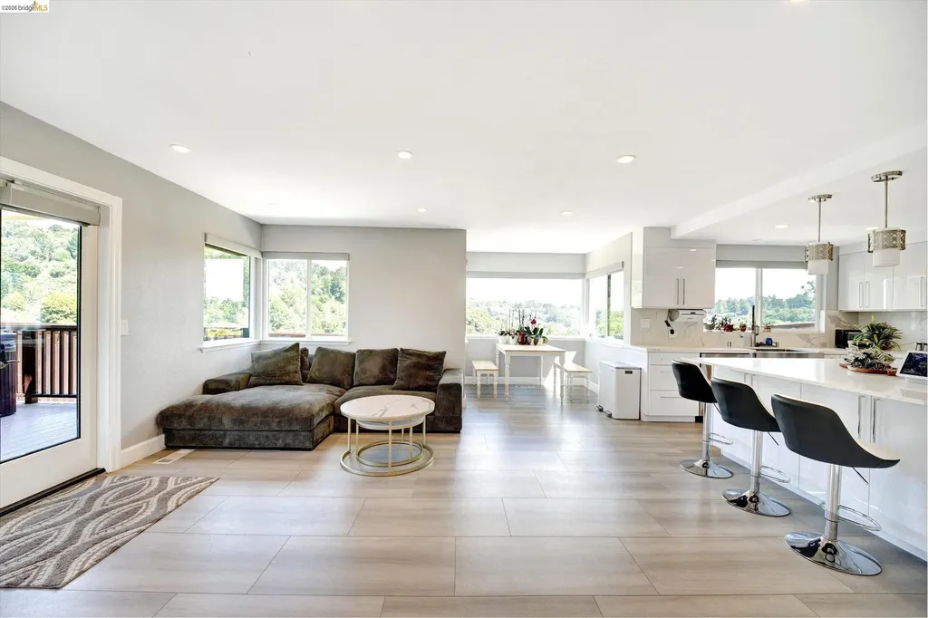 11550 Skyline Boulevard Oakland CA 94619