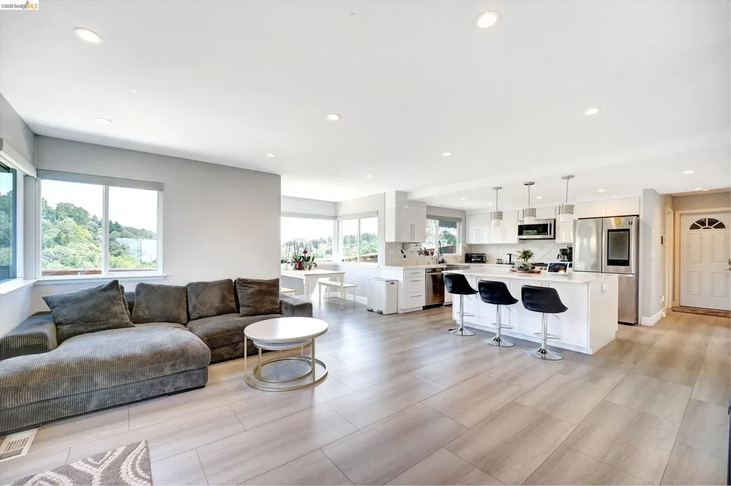 11550 Skyline Boulevard Oakland CA 94619
