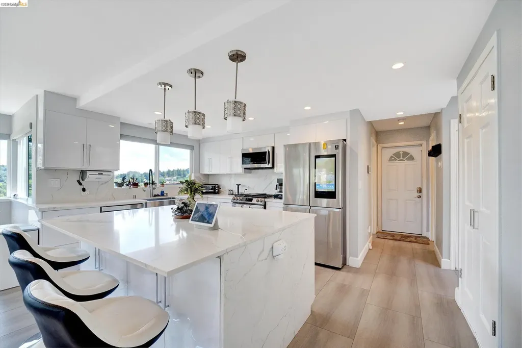 11550 Skyline Boulevard Oakland CA 94619