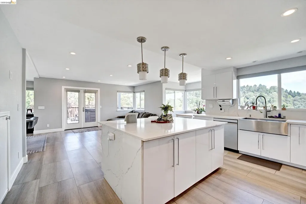 11550 Skyline Boulevard Oakland CA 94619