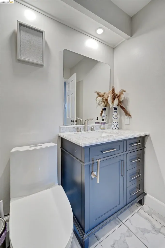 11550 Skyline Boulevard Oakland CA 94619