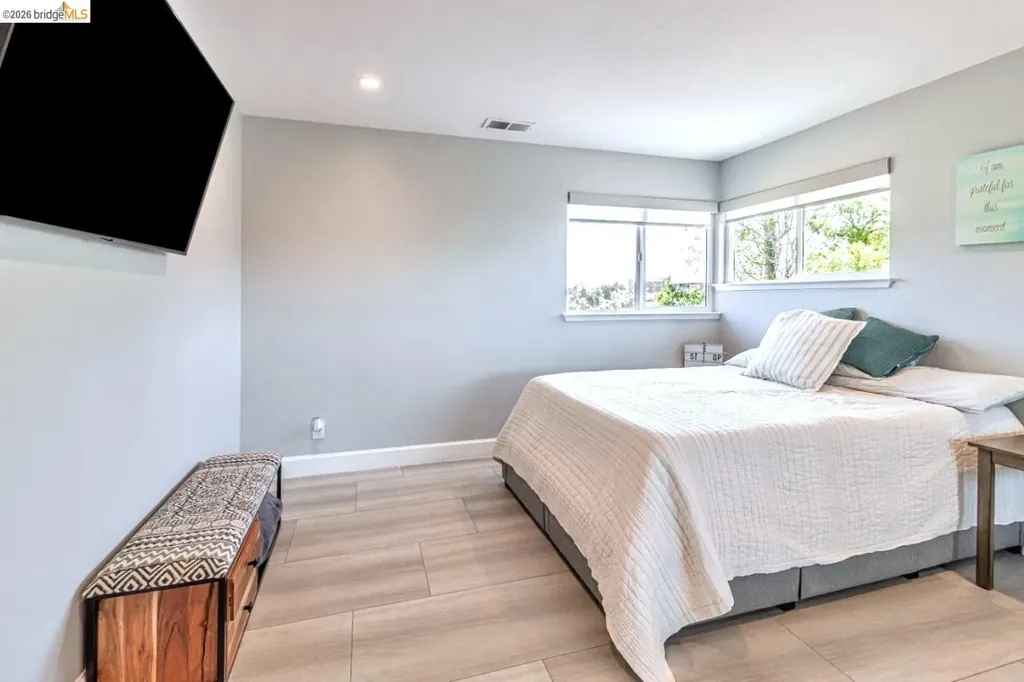 11550 Skyline Boulevard Oakland CA 94619