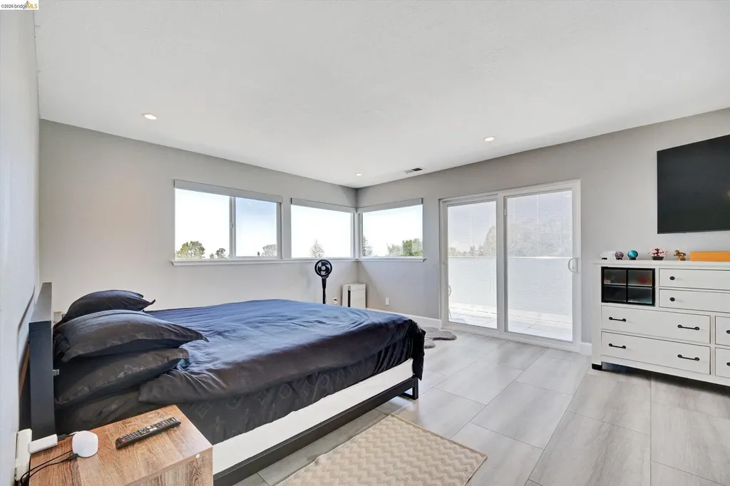 11550 Skyline Boulevard Oakland CA 94619