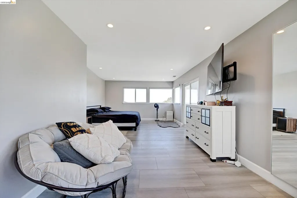 11550 Skyline Boulevard Oakland CA 94619