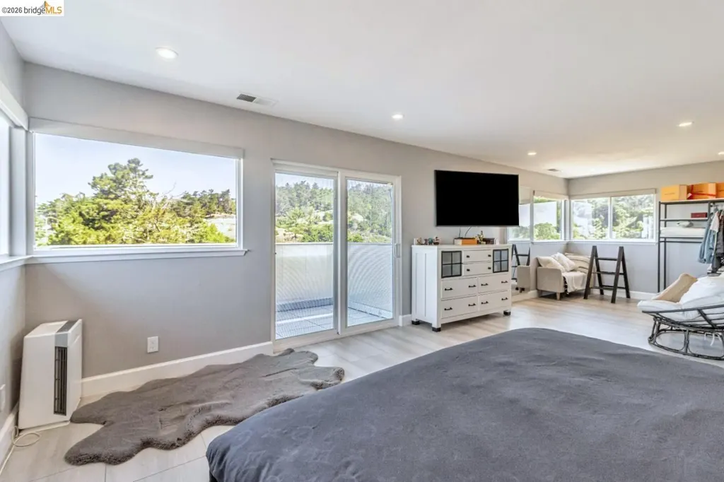 11550 Skyline Boulevard Oakland CA 94619