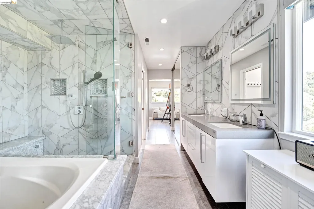 11550 Skyline Boulevard Oakland CA 94619