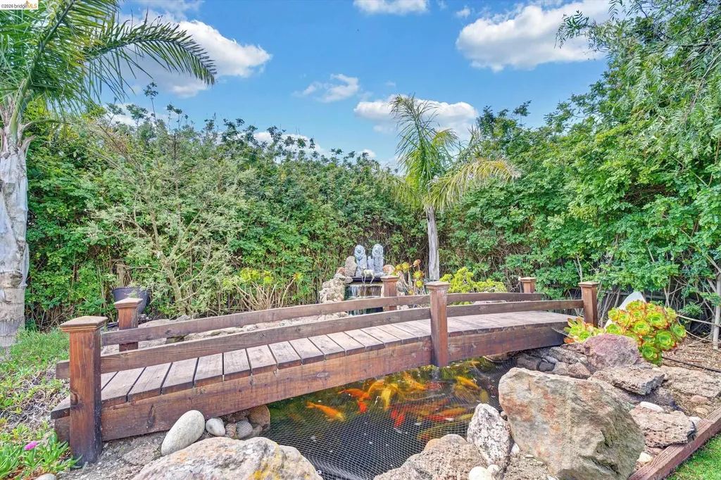 11550 Skyline Boulevard Oakland CA 94619