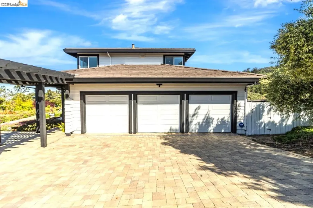 11550 Skyline Boulevard Oakland CA 94619