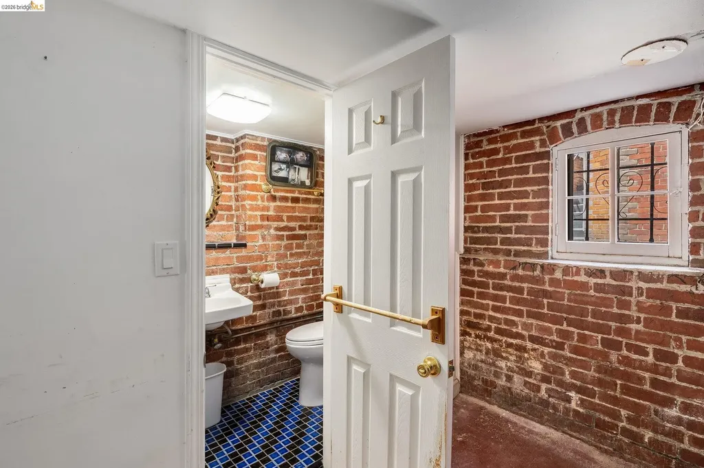 2350 Spaulding Berkeley CA 94703