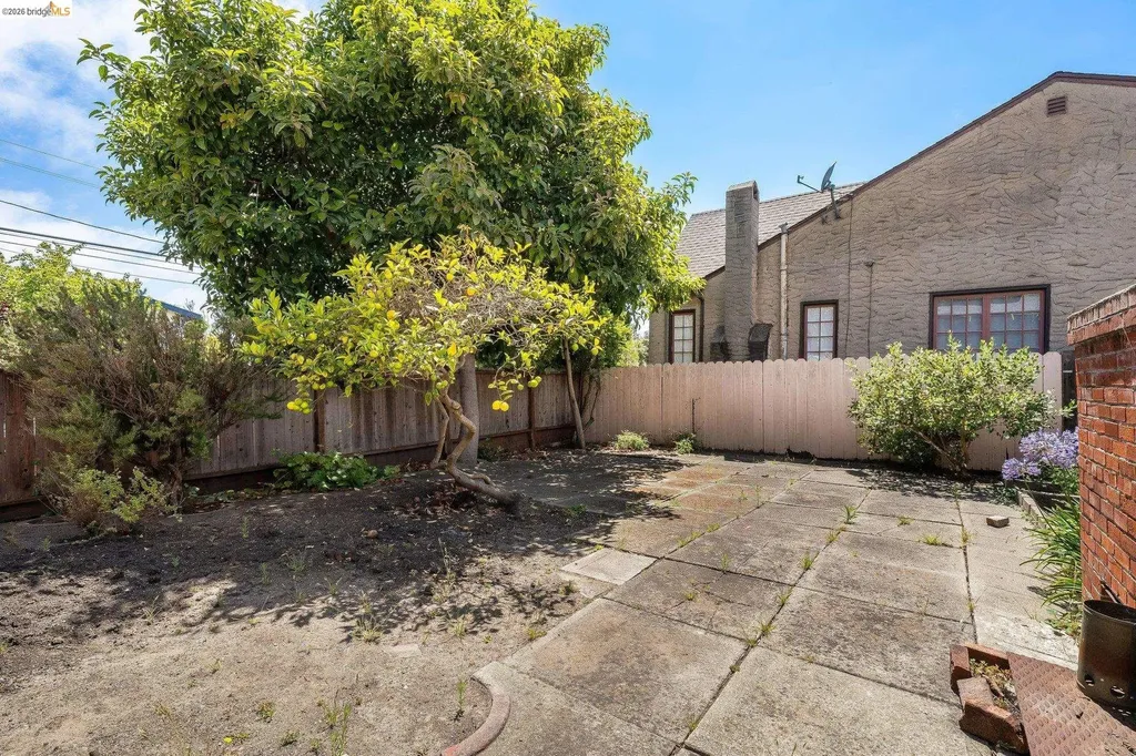 2350 Spaulding Berkeley CA 94703