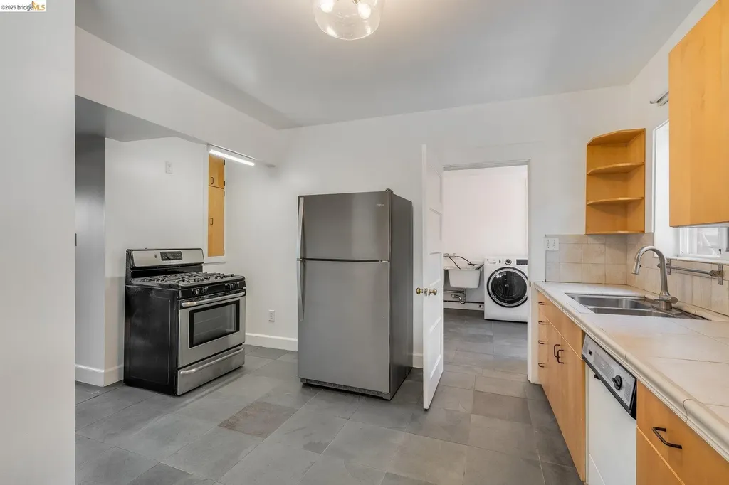 2350 Spaulding Berkeley CA 94703