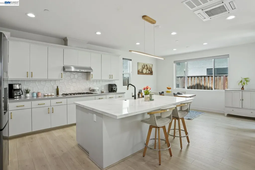 5977 Lombard Street Dublin CA 94568