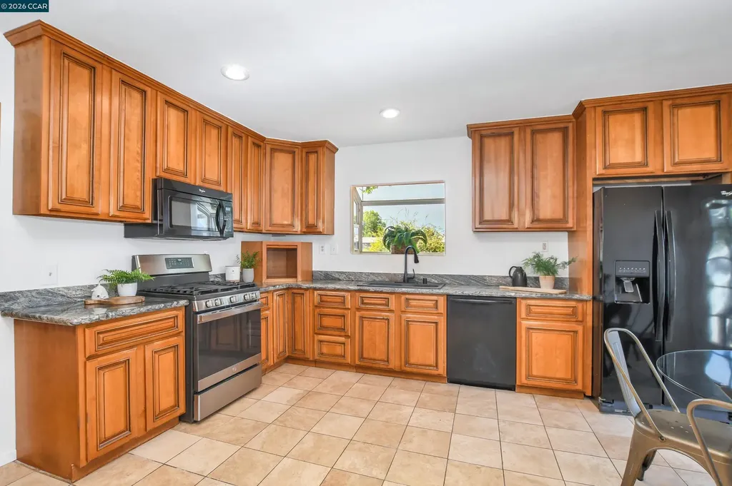 15 Alves Lane Bay Point CA 94565