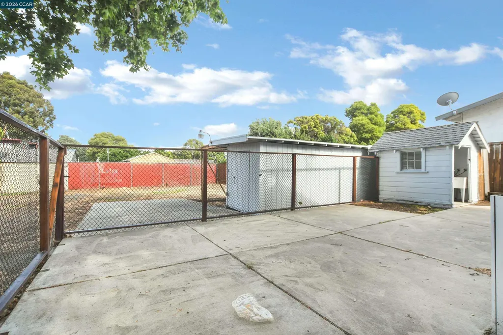 15 Alves Lane Bay Point CA 94565