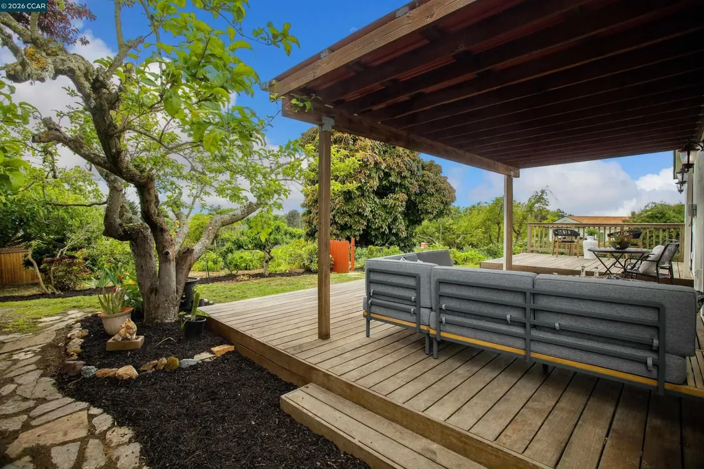 641 Donna Mae Court El Sobrante CA 94803