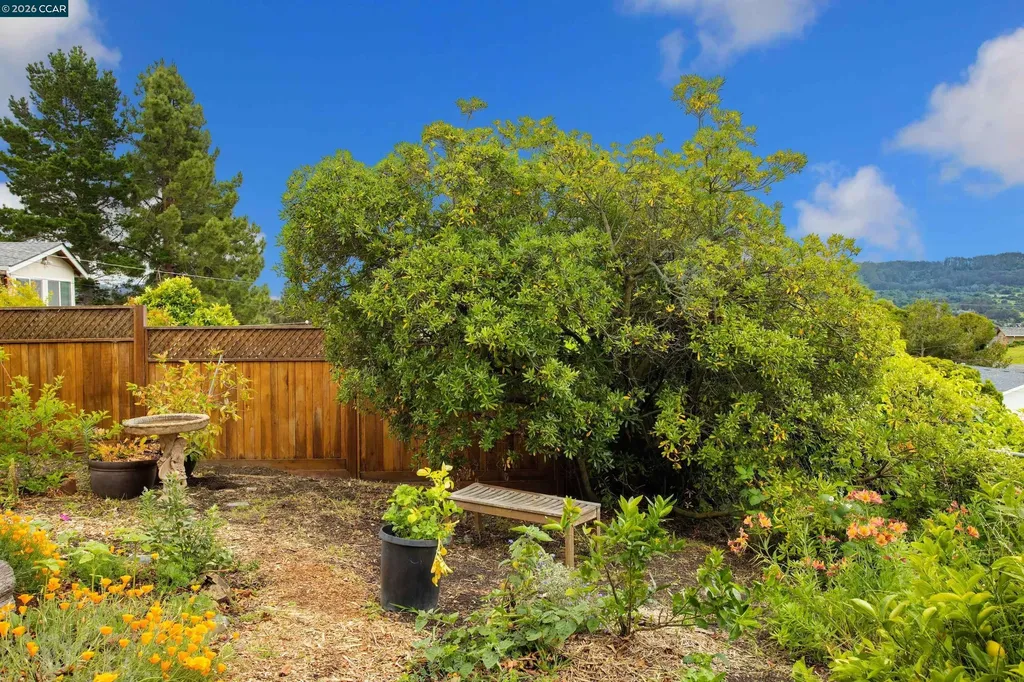 641 Donna Mae Court El Sobrante CA 94803