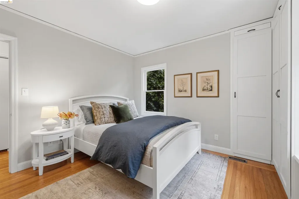 6233 Thornhill Drive Oakland CA 94611