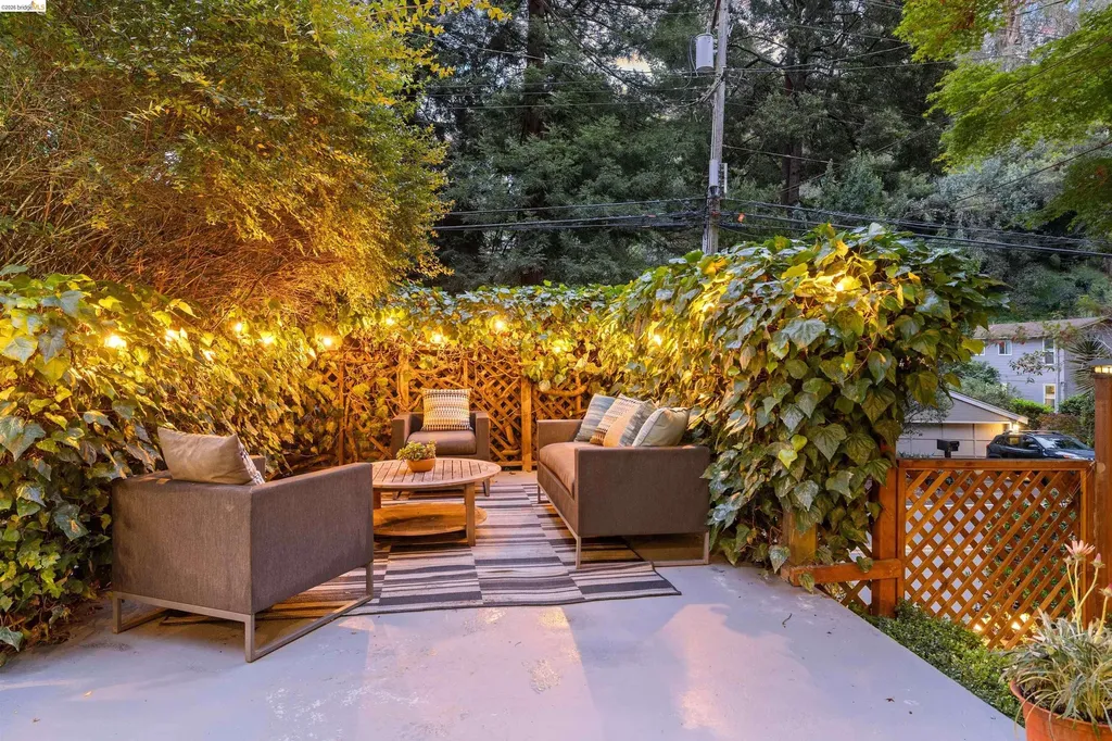 6233 Thornhill Drive Oakland CA 94611