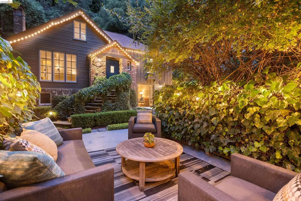6233 Thornhill Drive Oakland CA 94611