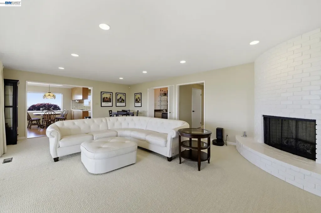 1961 Marineview Drive San Leandro CA 94577