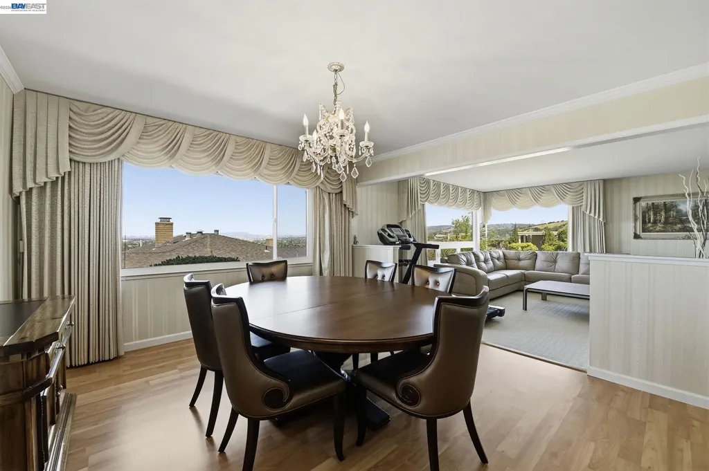 1961 Marineview Drive San Leandro CA 94577