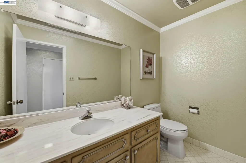 1961 Marineview Drive San Leandro CA 94577