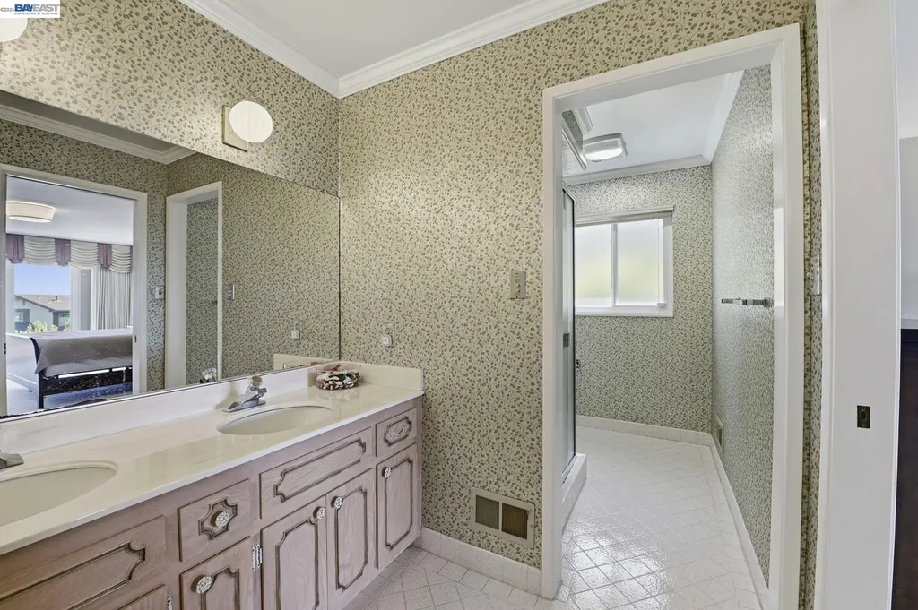 1961 Marineview Drive San Leandro CA 94577