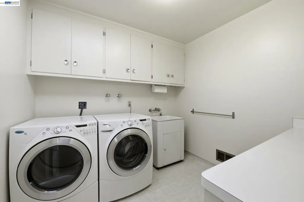 1961 Marineview Drive San Leandro CA 94577