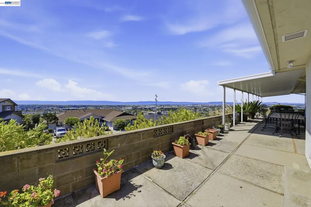 1961 Marineview Drive San Leandro CA 94577
