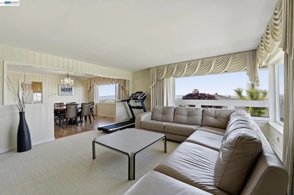 1961 Marineview Drive San Leandro CA 94577