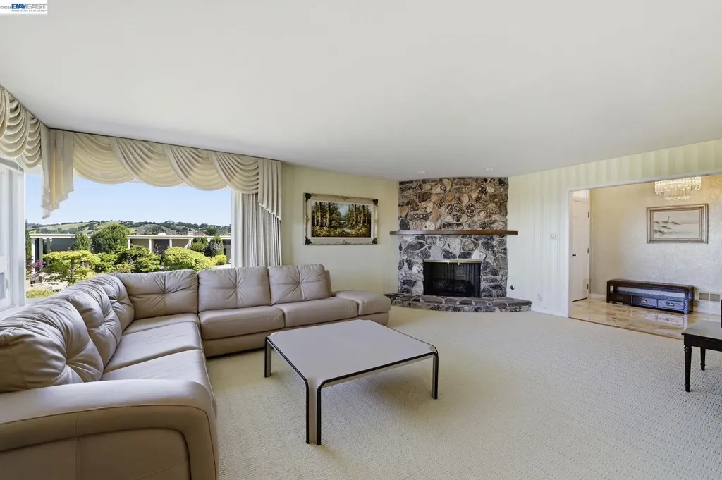 1961 Marineview Drive San Leandro CA 94577