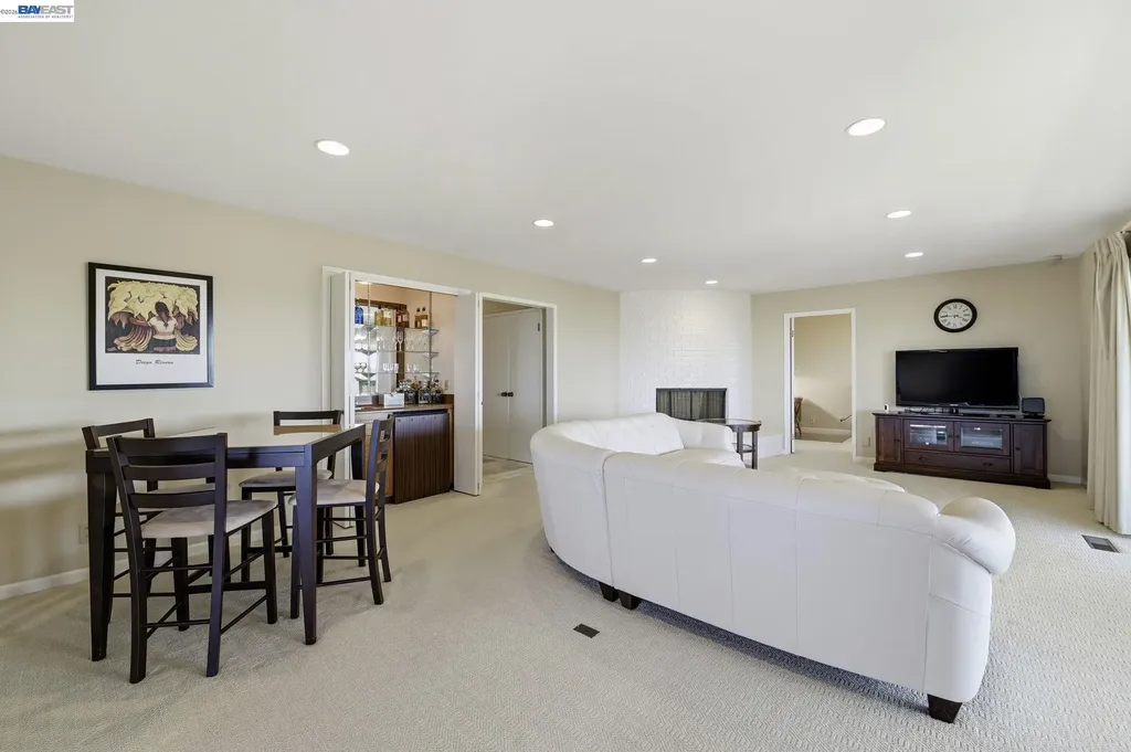 1961 Marineview Drive San Leandro CA 94577