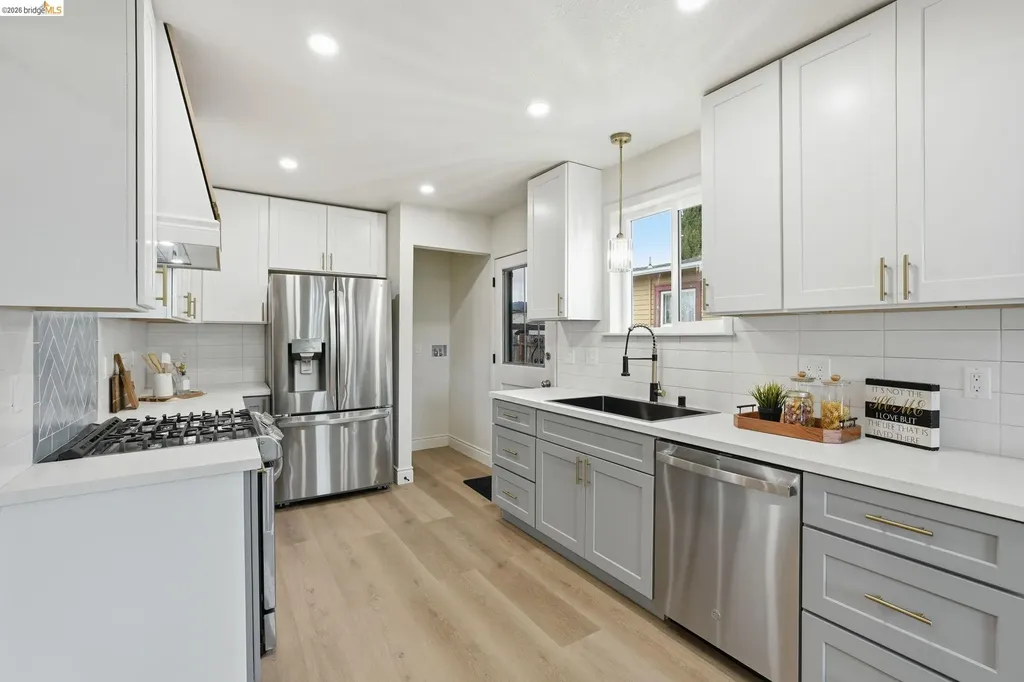 1927 83rd Avenue Oakland CA 94621