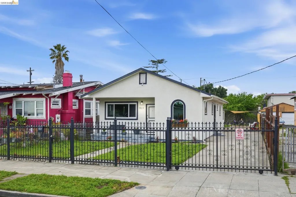 1927 83rd Avenue Oakland CA 94621