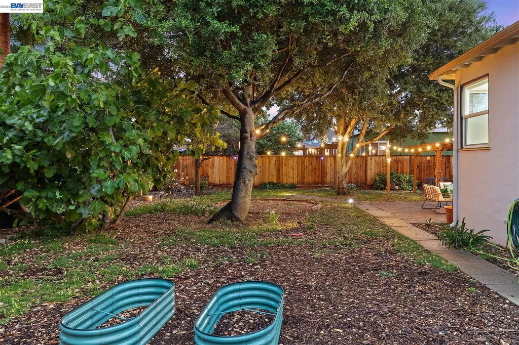 2807 Downer Avenue Richmond CA 94804