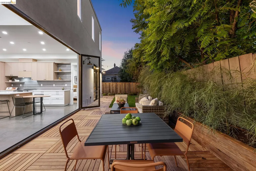 1517 Fairview Street Berkeley CA 94703