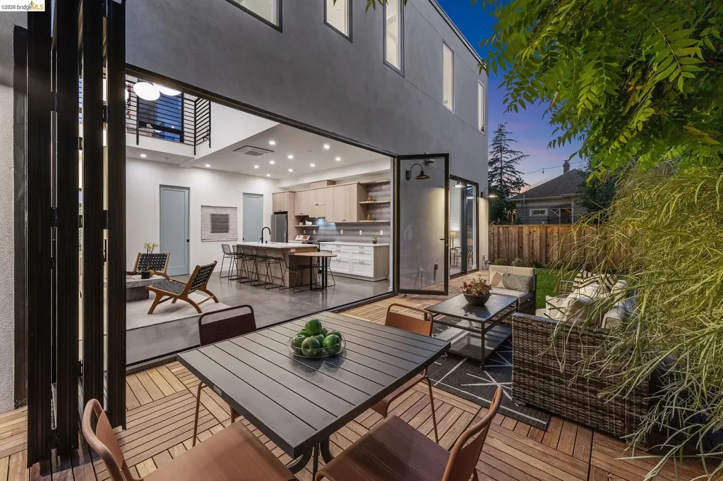 1517 Fairview Street Berkeley CA 94703
