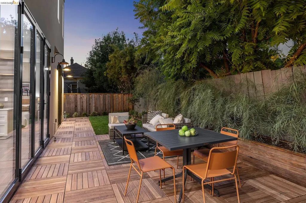 1517 Fairview Street Berkeley CA 94703