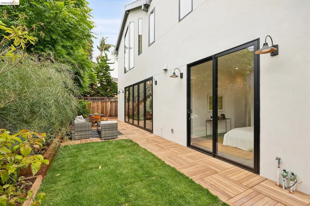 1517 Fairview Street Berkeley CA 94703