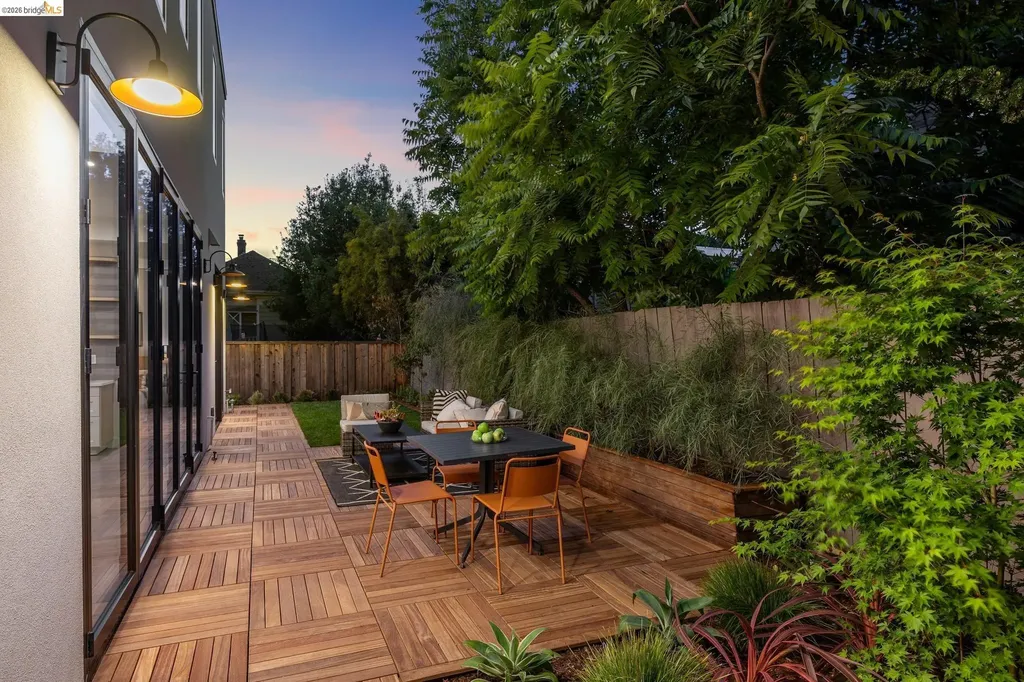 1517 Fairview Street Berkeley CA 94703